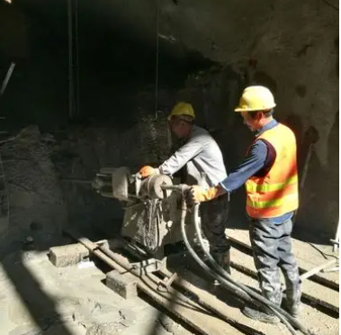 岫岩水下抗分散灌浆料特点 水下不分散注浆料介绍